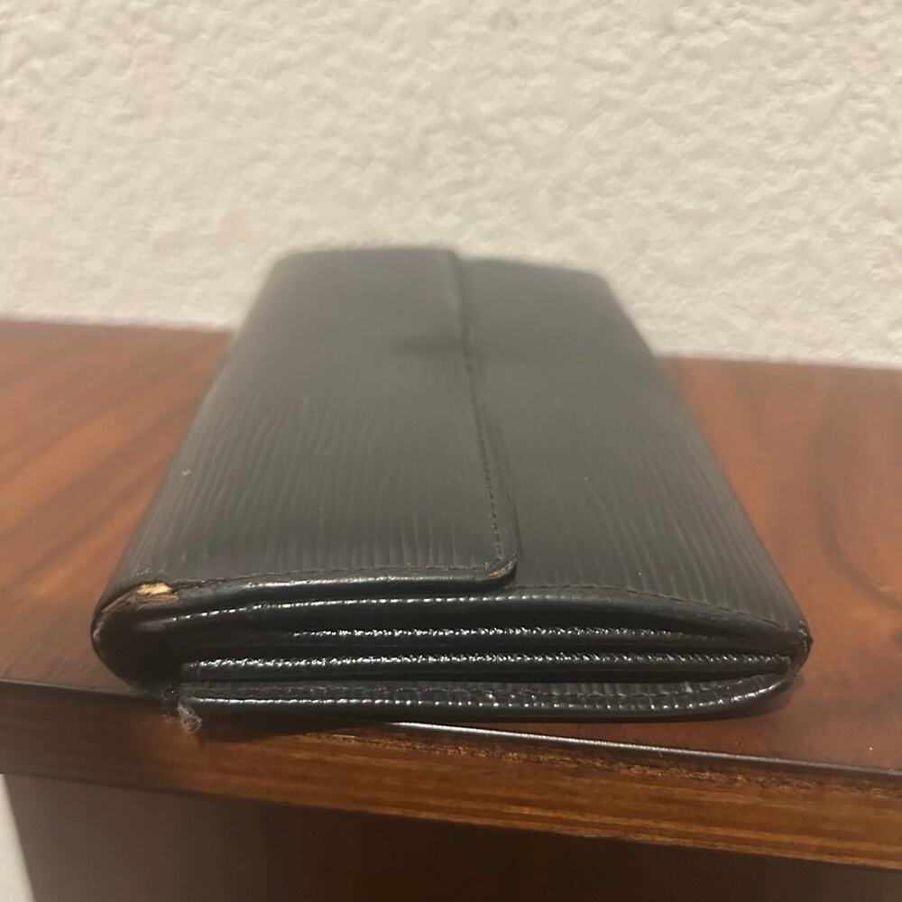 Louis Vuitton Epi Sarah Wallet Black with COA - Picture 6 of 12
